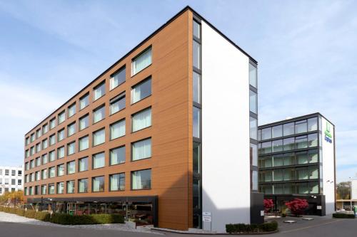 holiday inn express zurich airport by ihg