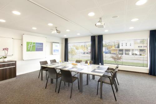 holiday inn express zurich airport by ihg