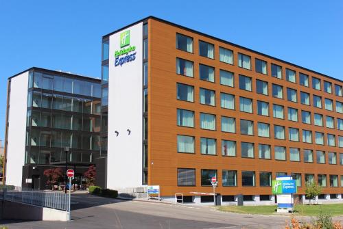 holiday inn express zurich airport by ihg
