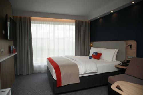 holiday inn express zurich airport by ihg