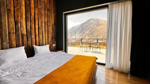 hotel misty mountain