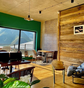 hotel misty mountain