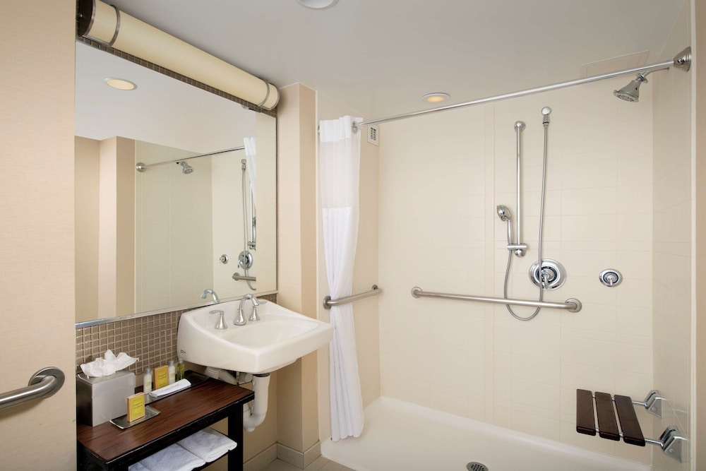 doubletree by hilton sterling dulles airport