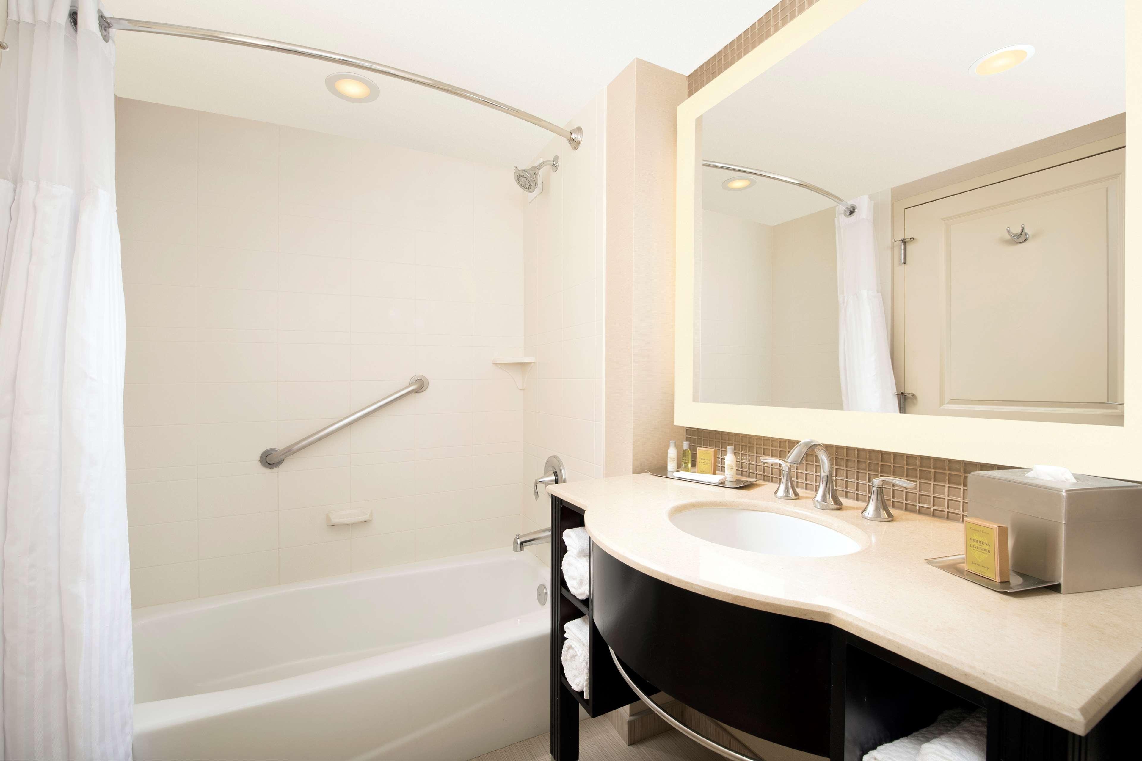 doubletree by hilton sterling dulles airport