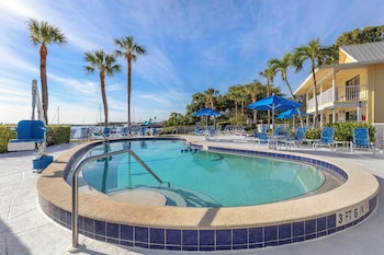Hilton Vacation Club Charter Club Naples Bay,Collier County>>Collier,3 star