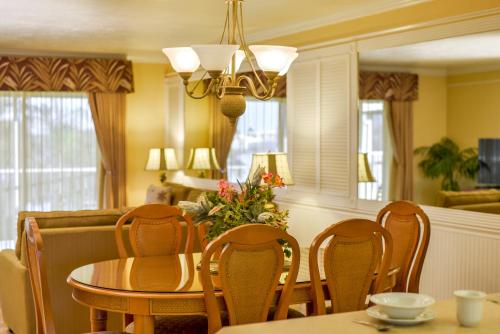 hilton vacation club charter club naples bay