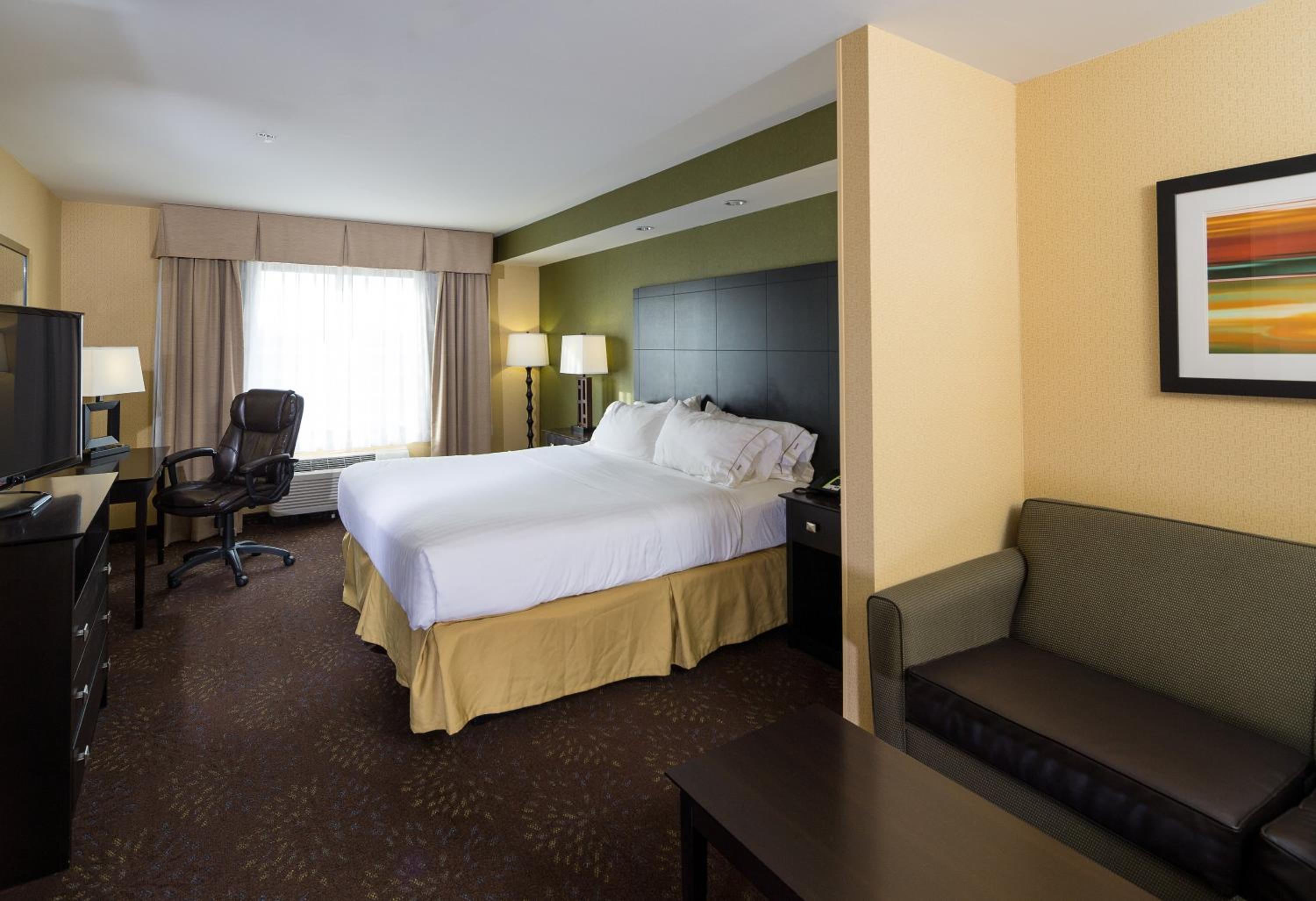 holiday inn express and suites detroit north troy by ihg