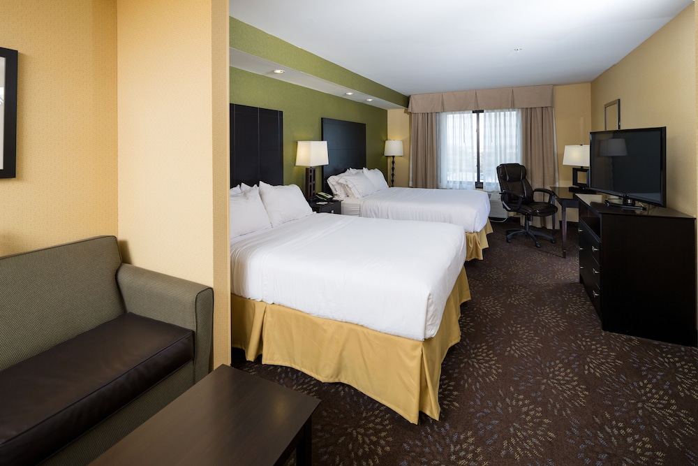 holiday inn express and suites detroit north troy by ihg