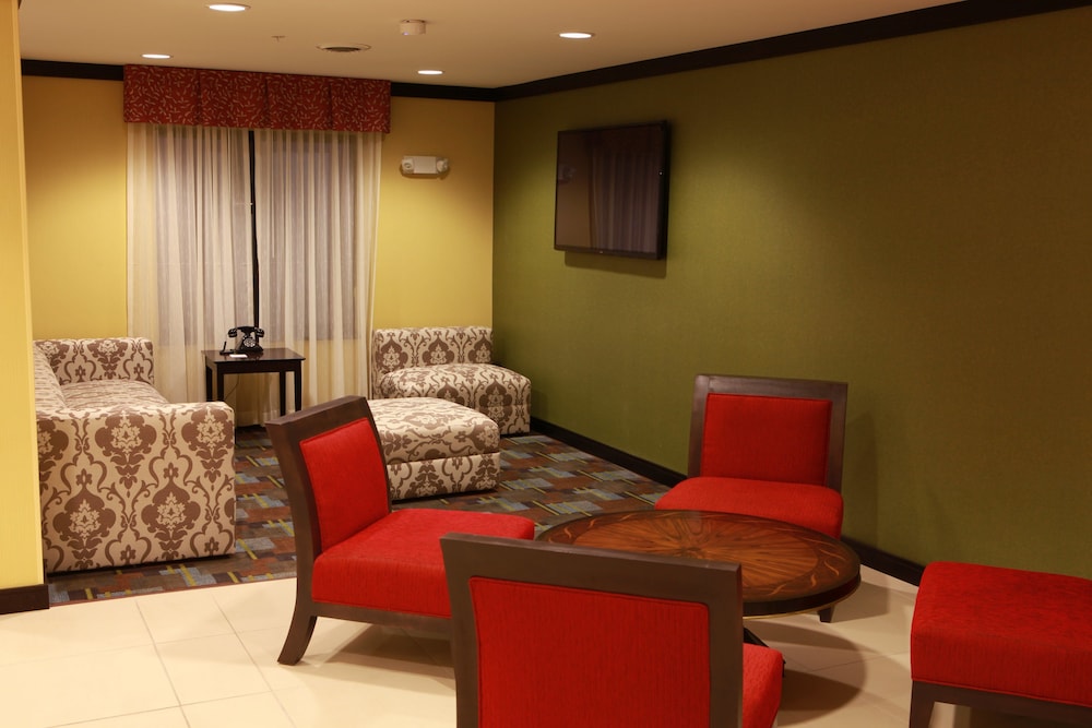 holiday inn express and suites detroit north troy by ihg