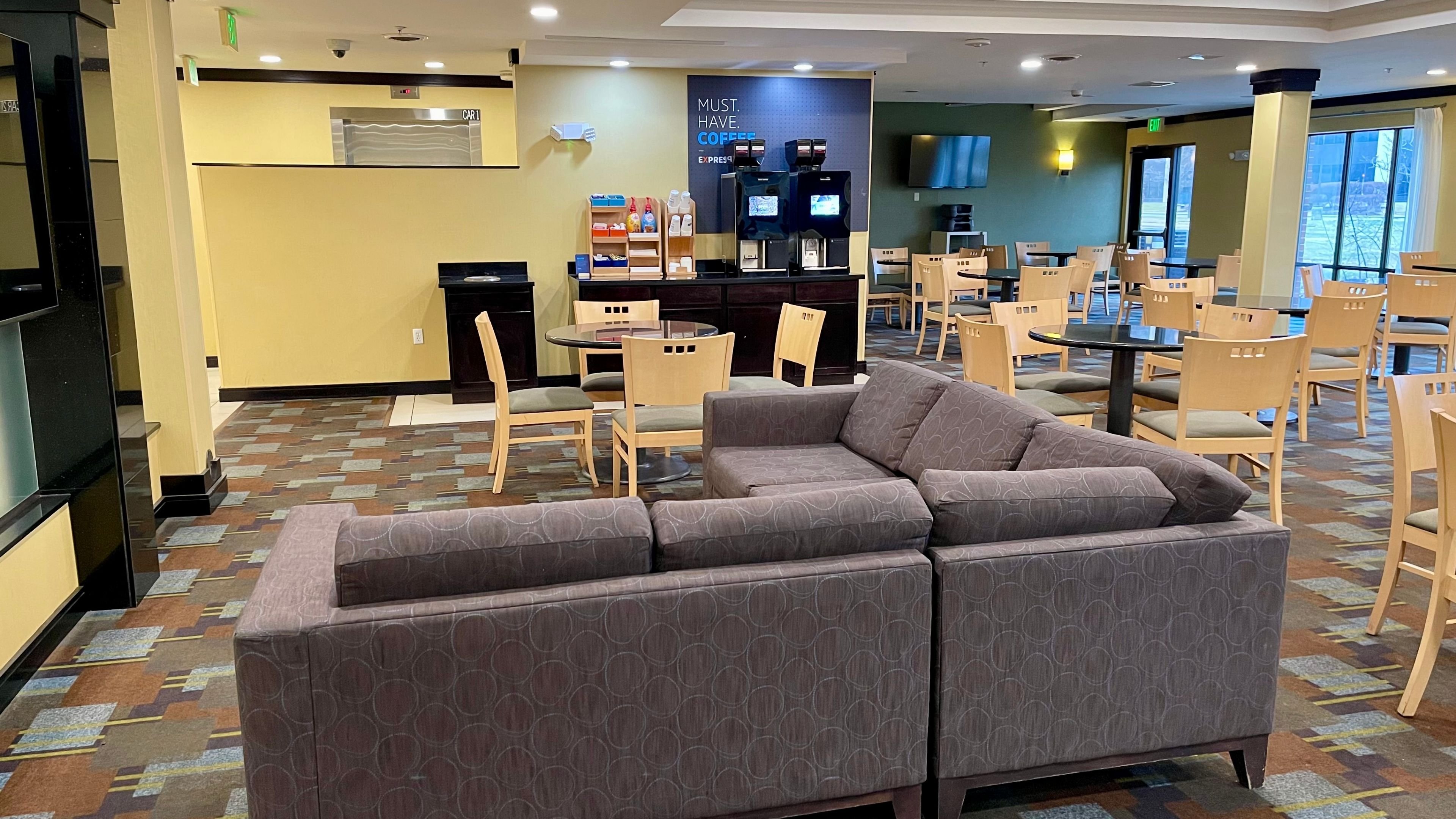 holiday inn express and suites detroit north troy by ihg