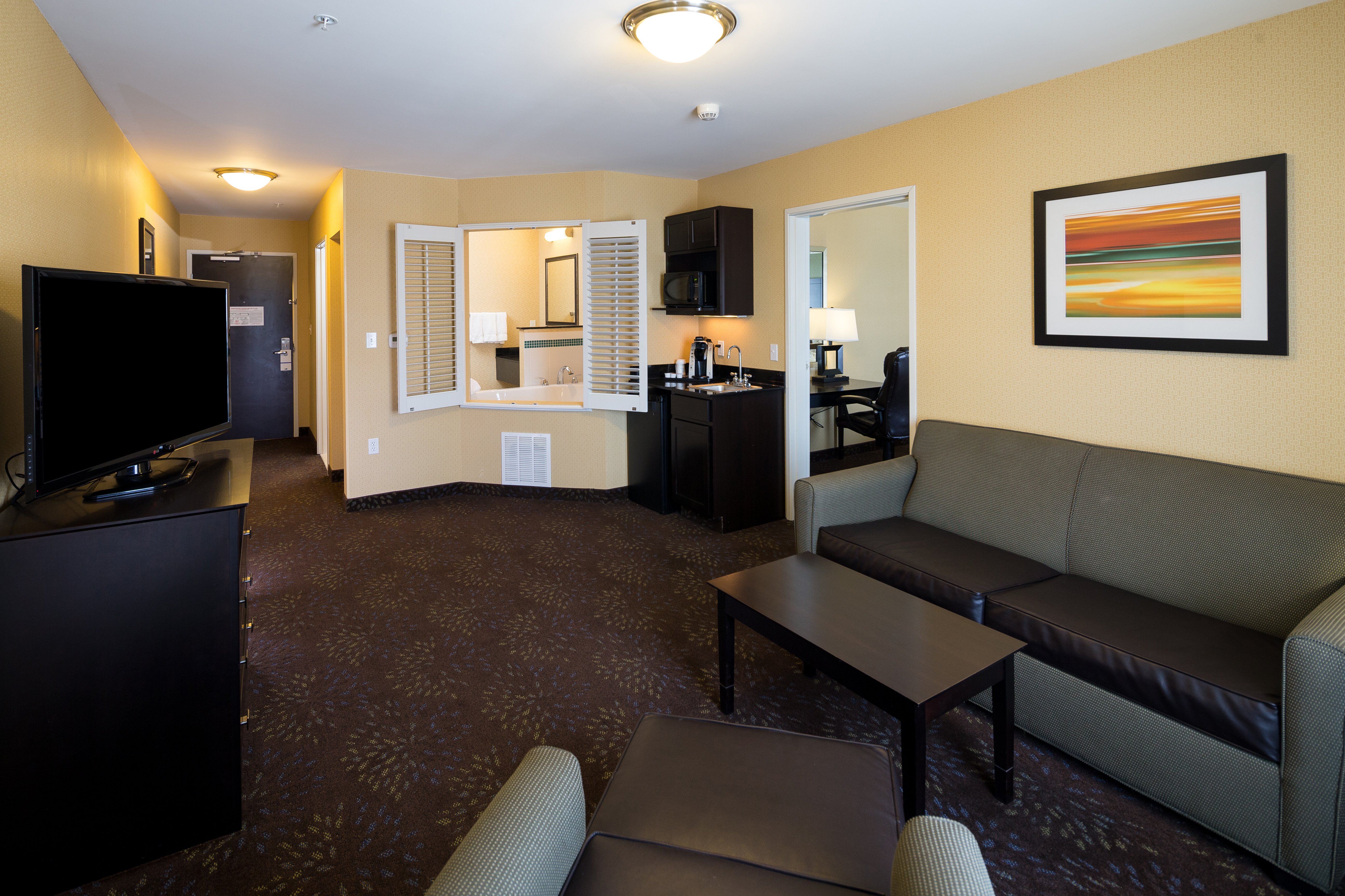 holiday inn express and suites detroit north troy by ihg
