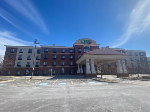 holiday inn express and suites detroit north troy by ihg