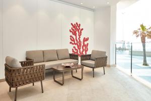 universal hotel perla