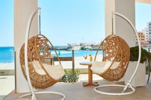 universal hotel perla
