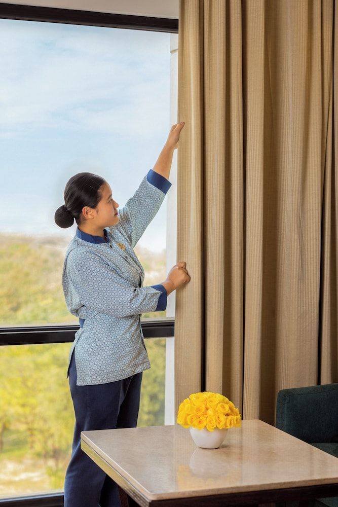 taj surajkund resort and spa delhi ncr