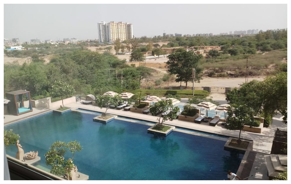 taj surajkund resort and spa delhi ncr