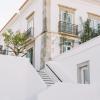 colegio charm house
