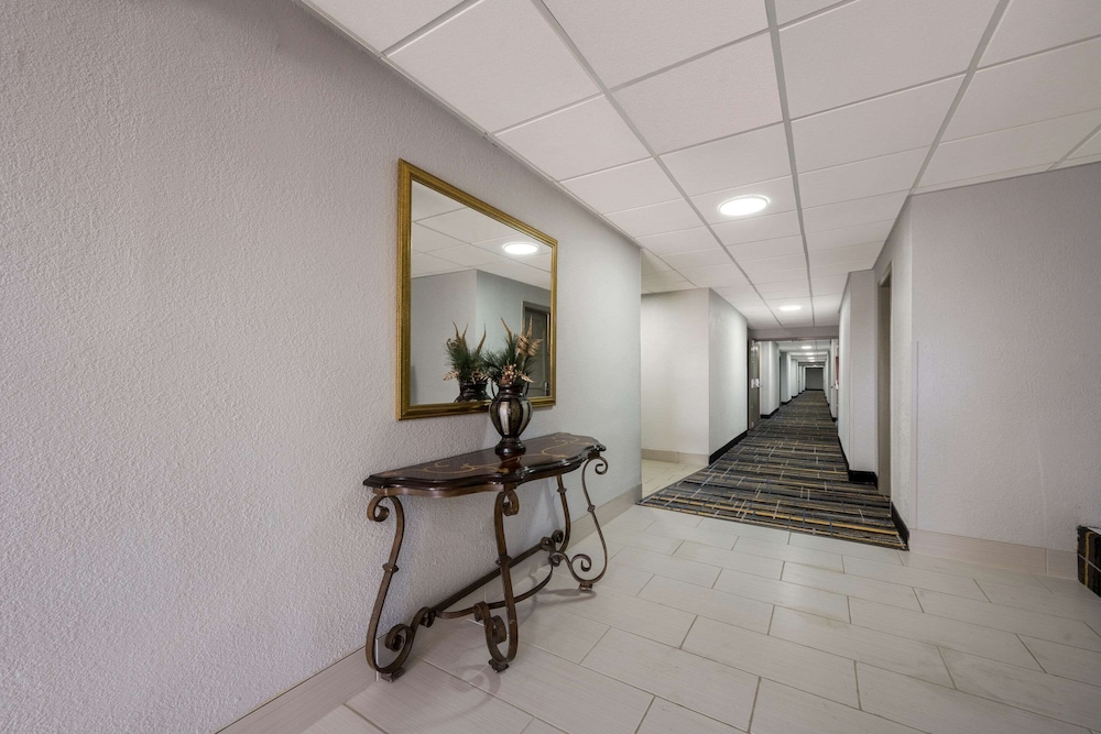 quality inn university area
