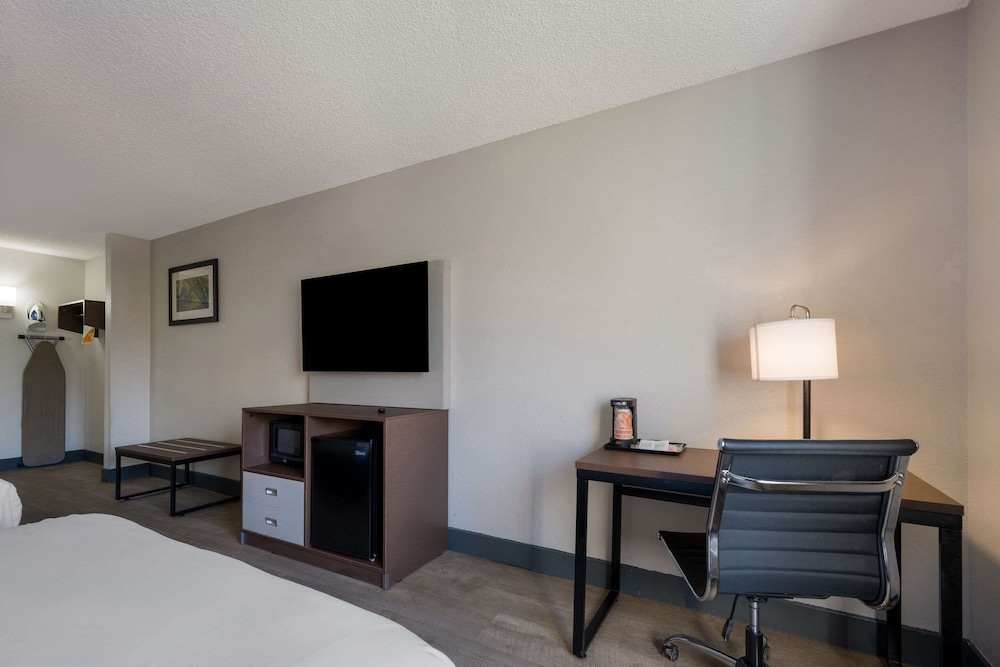 quality inn university area