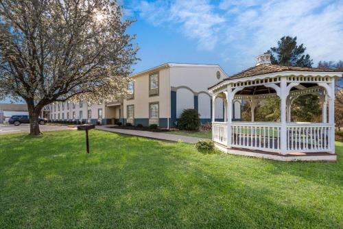 Quality Inn University Area,Virginia>>Farmville,3 star