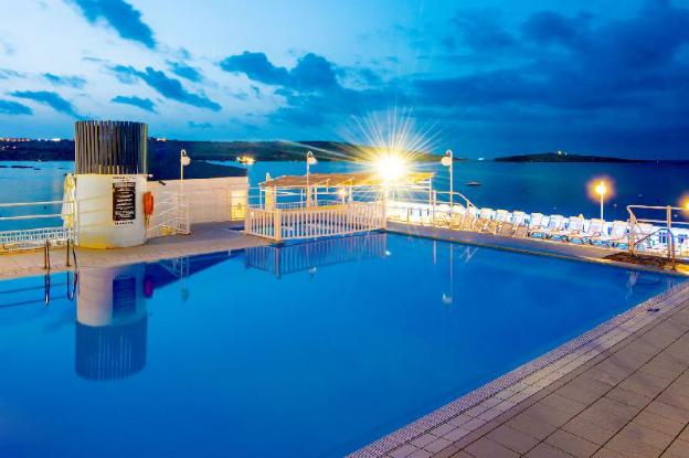 gillieru harbour hotel