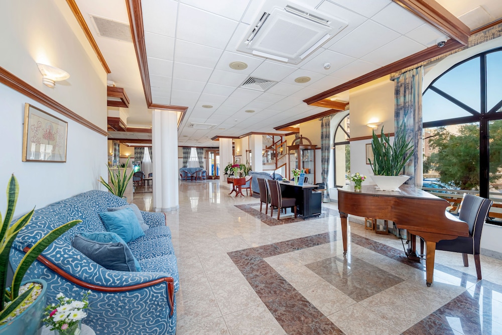 gillieru harbour hotel