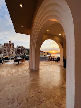 gillieru harbour hotel