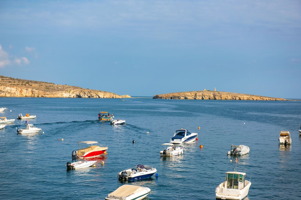 gillieru harbour hotel