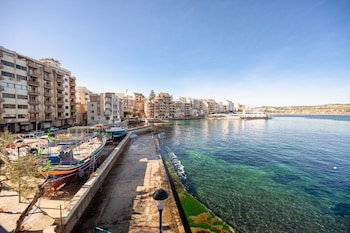 gillieru harbour hotel