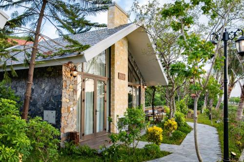 bai dinh riverside resort and spa