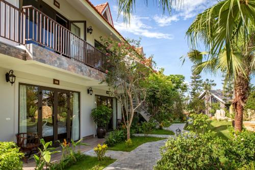bai dinh riverside resort and spa