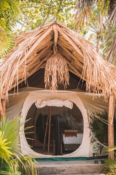 uman glamping and cenote tulum