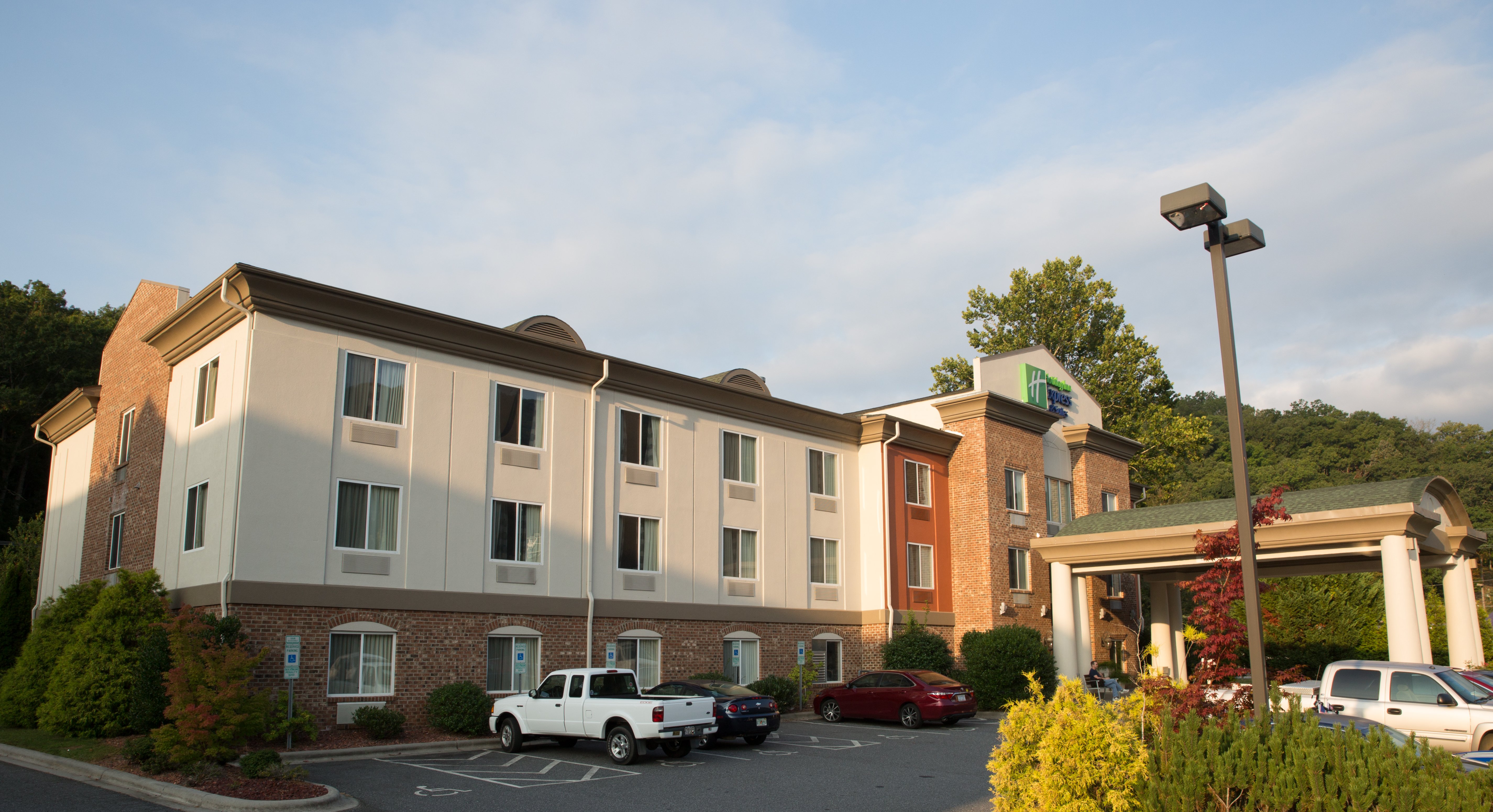 holiday inn express hotel and suites cherokee casino by ihg