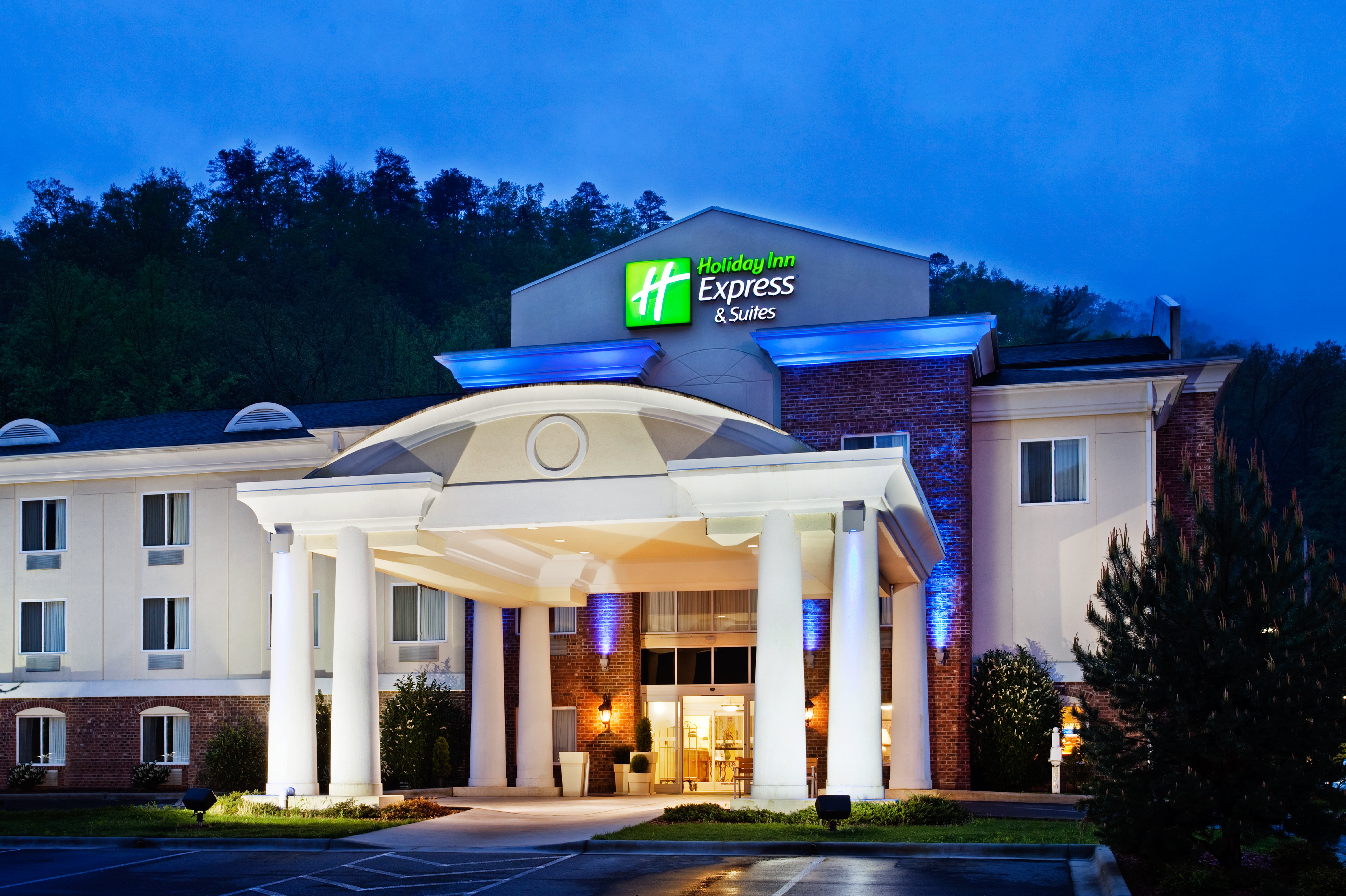 holiday inn express hotel and suites cherokee casino by ihg