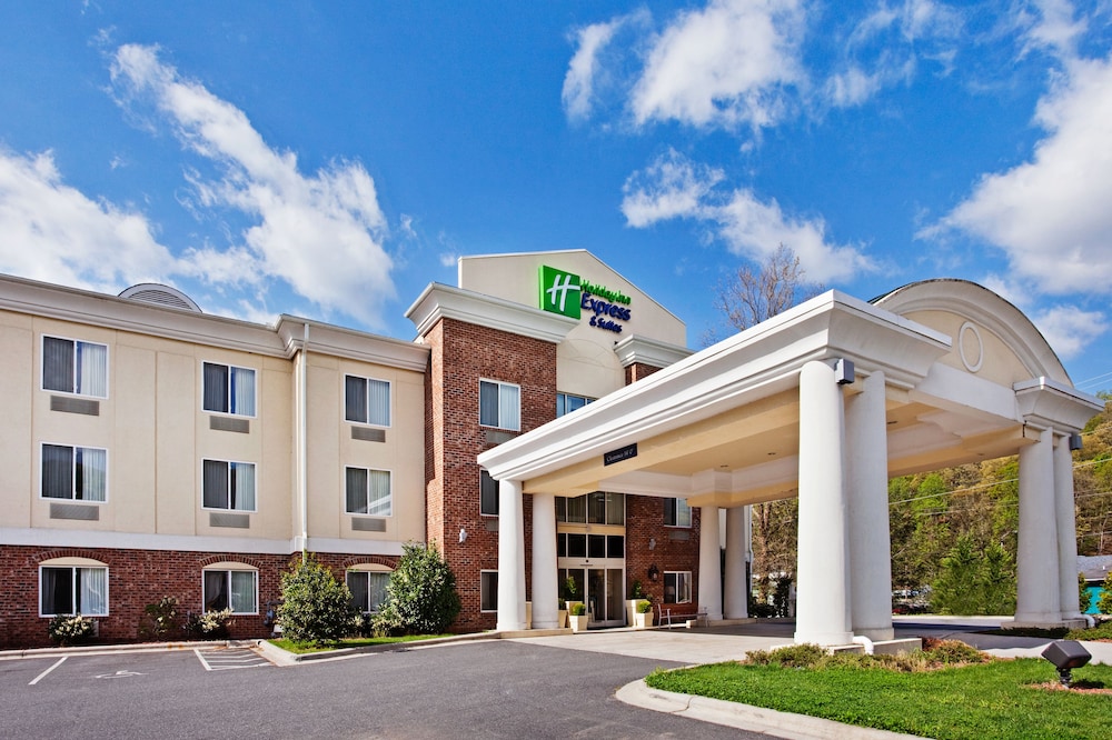 holiday inn express hotel and suites cherokee casino by ihg