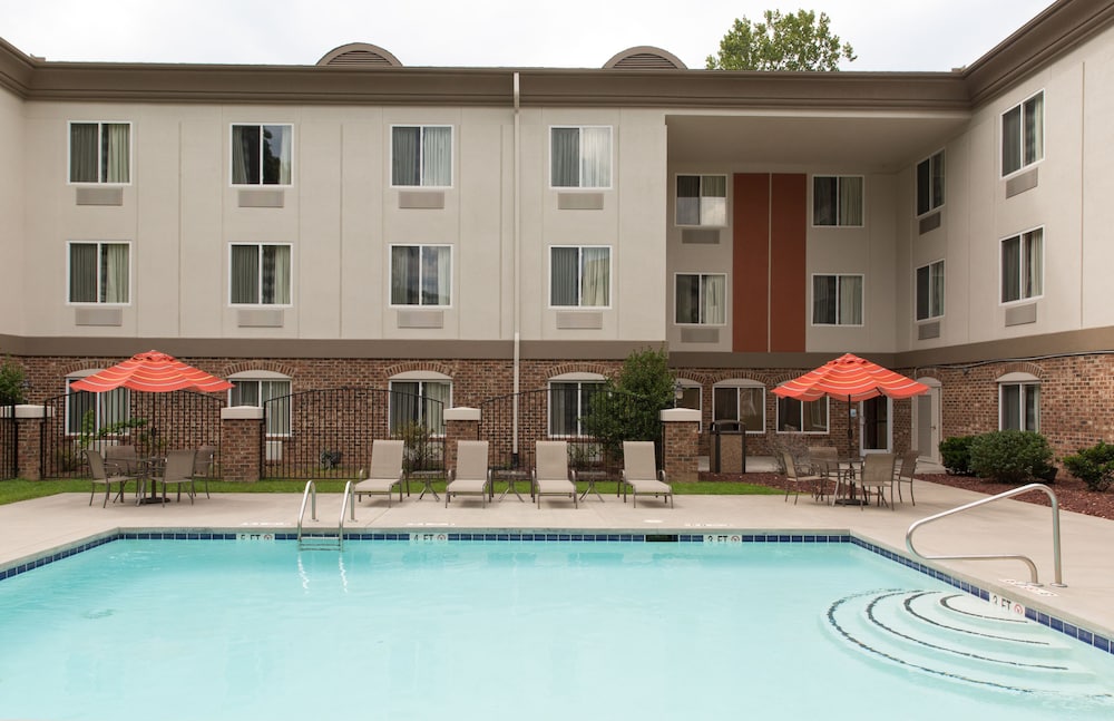 holiday inn express hotel and suites cherokee casino by ihg