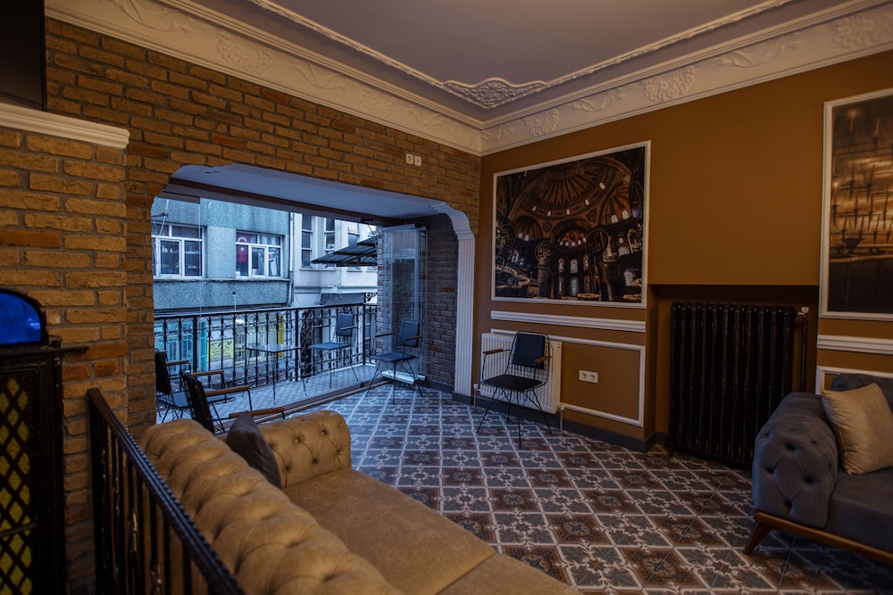 grand balyan hotel and restaurant