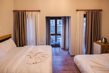 grand balyan hotel and restaurant