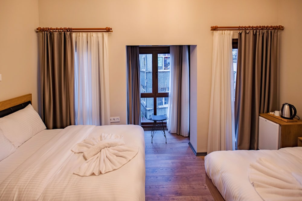 grand balyan hotel and restaurant