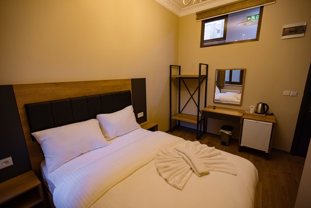 grand balyan hotel and restaurant
