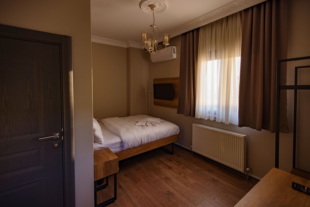 grand balyan hotel and restaurant