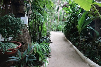 nigi nigi nu noos beach resort