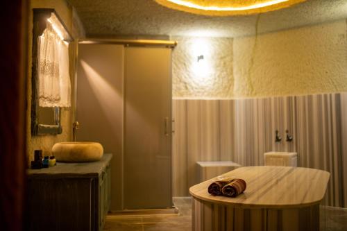 pome granate cave hotel