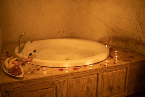 pome granate cave hotel