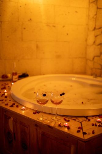 pome granate cave hotel