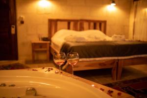 pome granate cave hotel