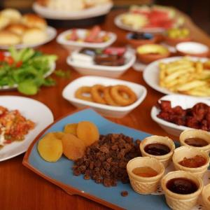 pome granate cave hotel