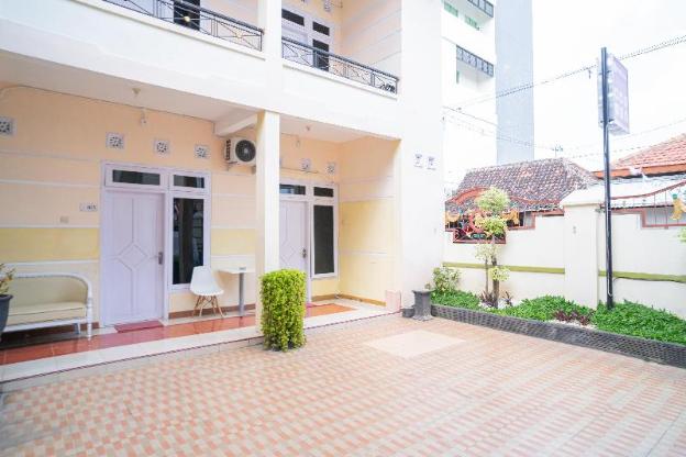 reddoorz syariah aura homestay