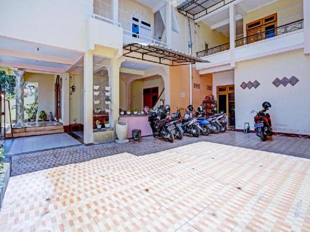 reddoorz syariah aura homestay