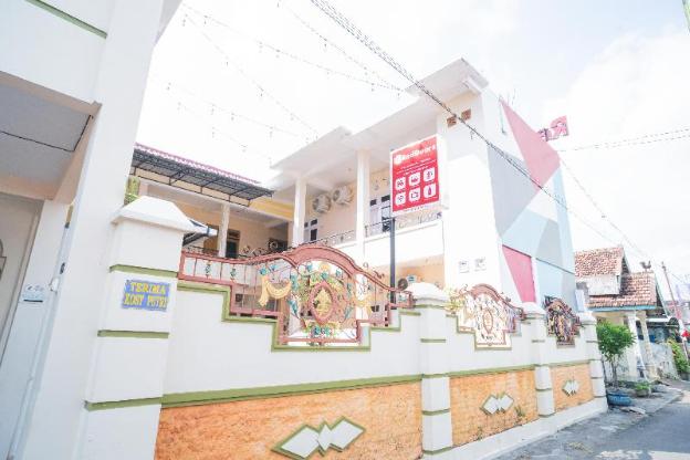 reddoorz syariah aura homestay